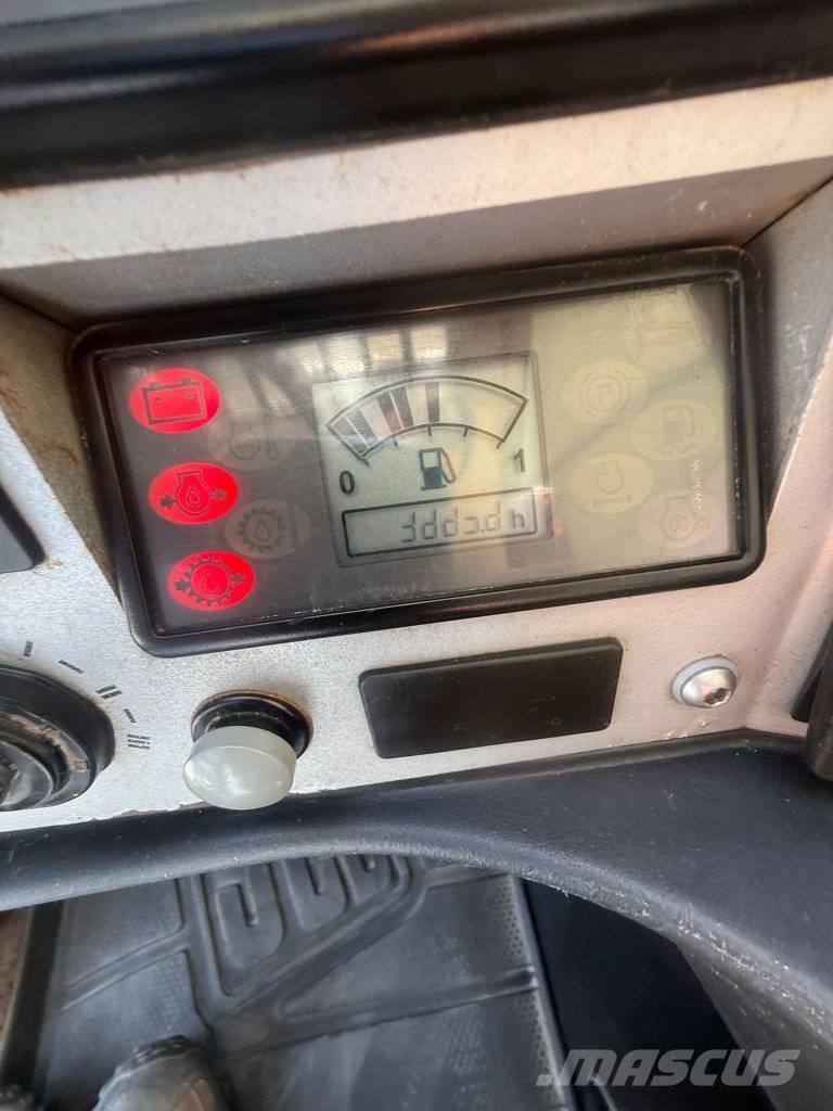 JCB 527-55 Maatalouskurottajat