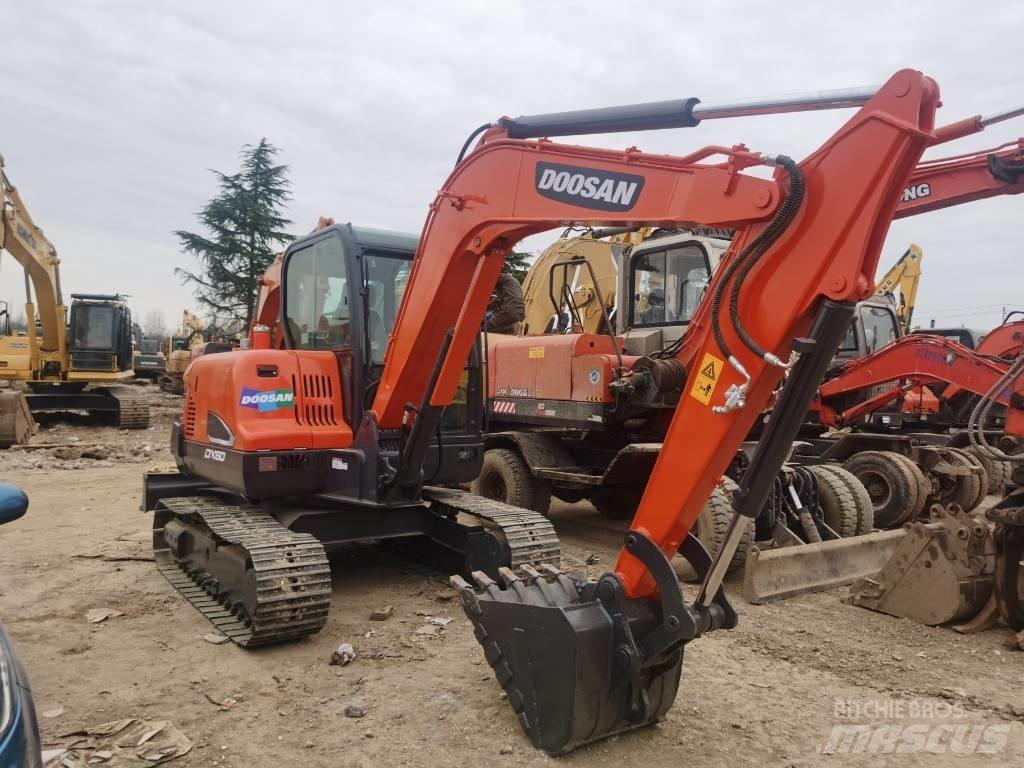 Doosan DX 60 Minikaivukoneet < 7t