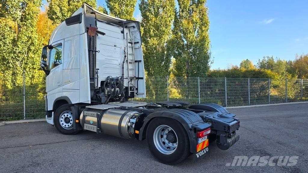 Volvo FH Vetopöytäautot