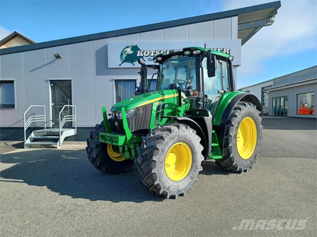 John Deere 6110M Traktorit