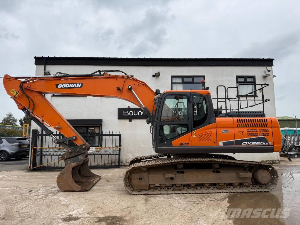 Doosan DX 225 LC-5 Telakaivukoneet