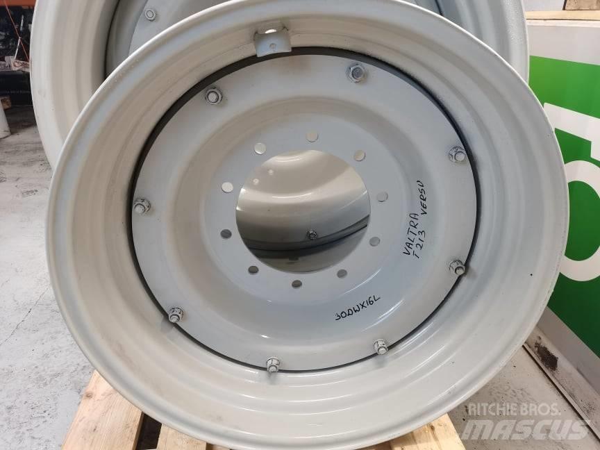 Valtra T R42X20  rim Renkaat ja vanteet