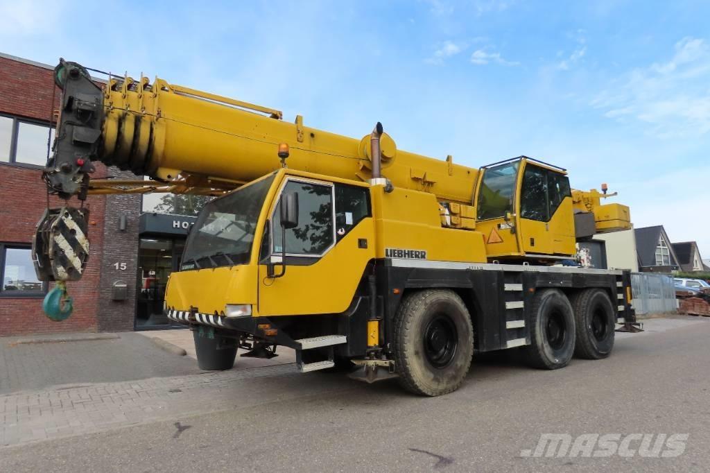 Liebherr LTM 1055-1 Mobiilinosturit