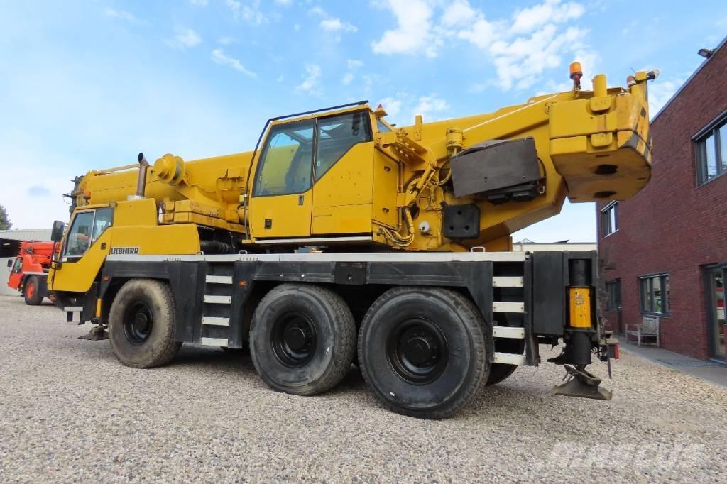 Liebherr LTM 1055-1 Mobiilinosturit