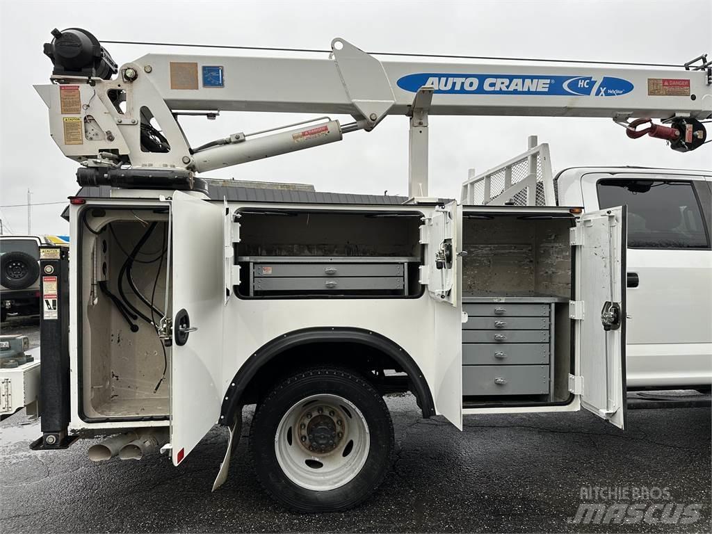 Ford F550 Tienhoitoautot