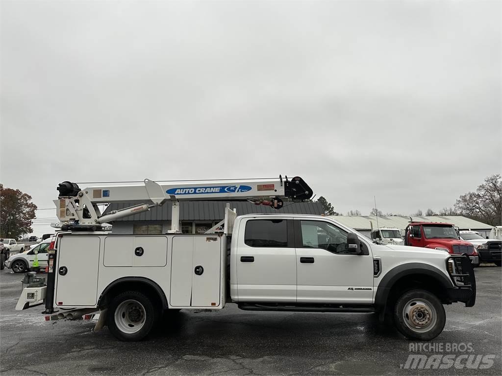Ford F550 Tienhoitoautot