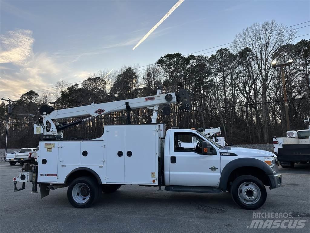 Ford F550 Tienhoitoautot