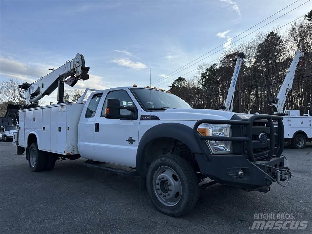 Ford F550 Tienhoitoautot
