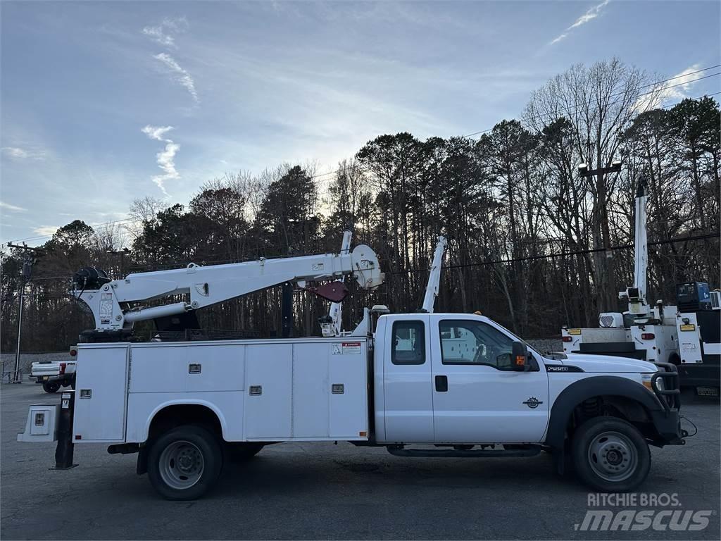 Ford F550 Tienhoitoautot