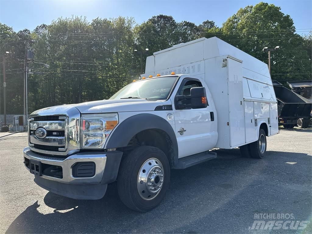 Ford F550 Tienhoitoautot