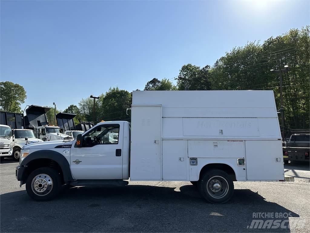 Ford F550 Tienhoitoautot
