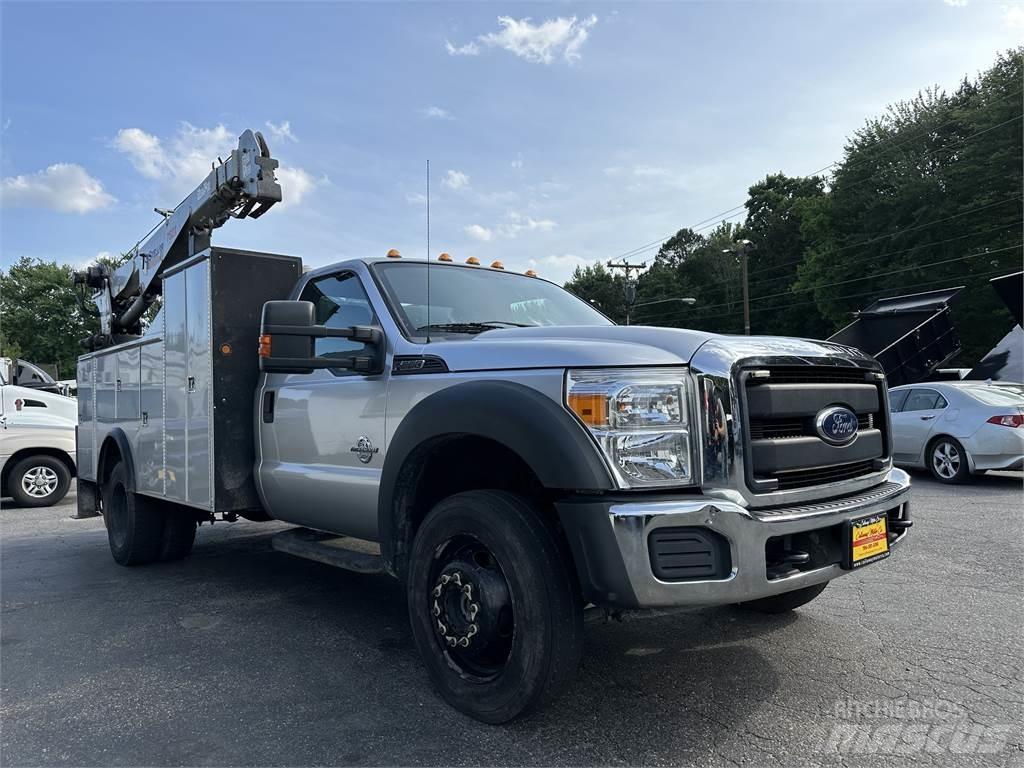 Ford F550 Tienhoitoautot
