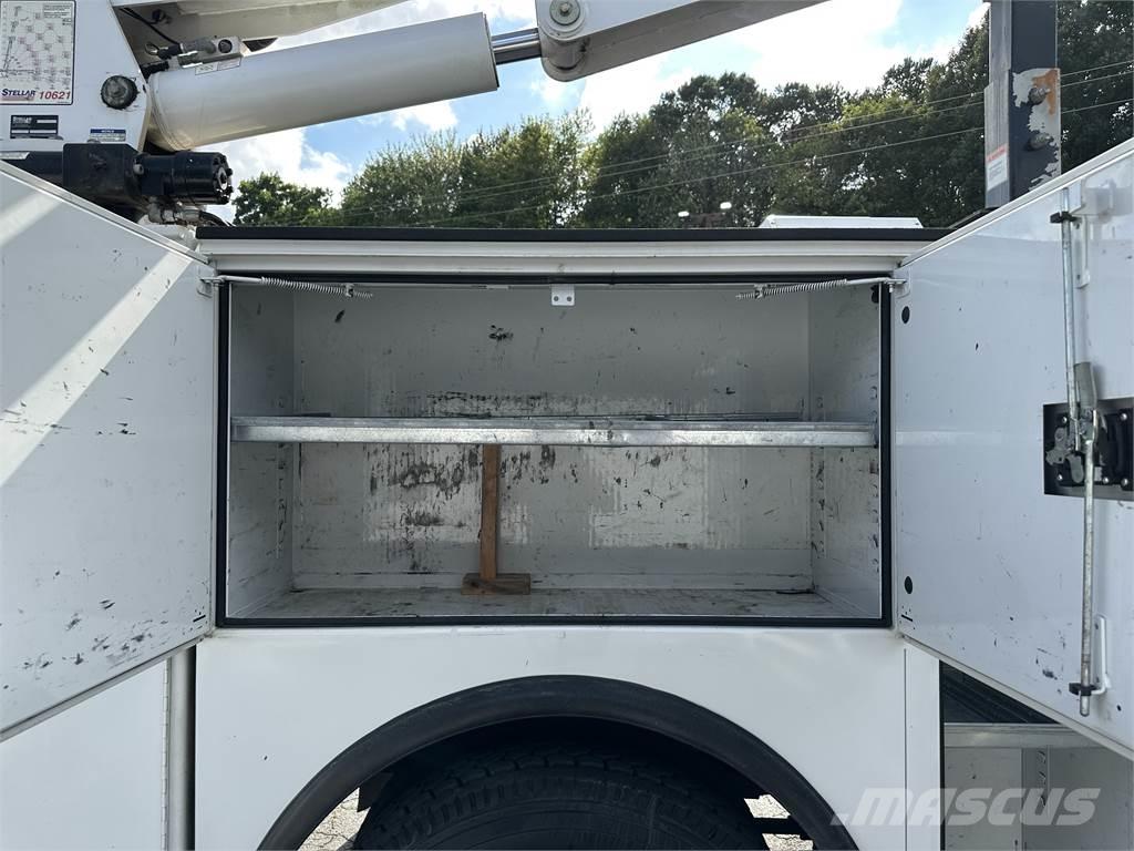 Ford F750 Tienhoitoautot