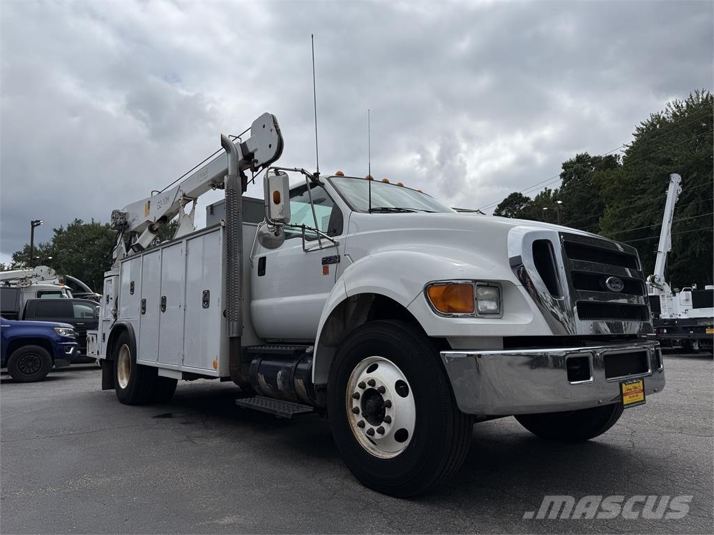 Ford F750 Tienhoitoautot
