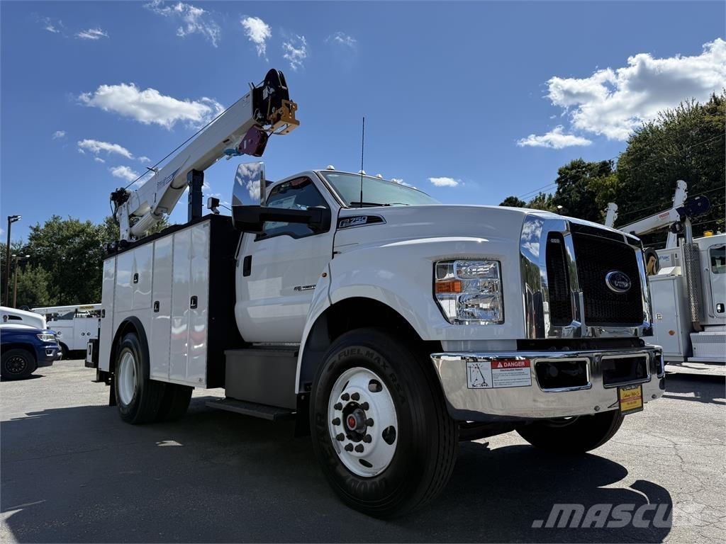 Ford F750 Tienhoitoautot
