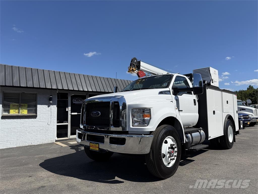 Ford F750 Tienhoitoautot