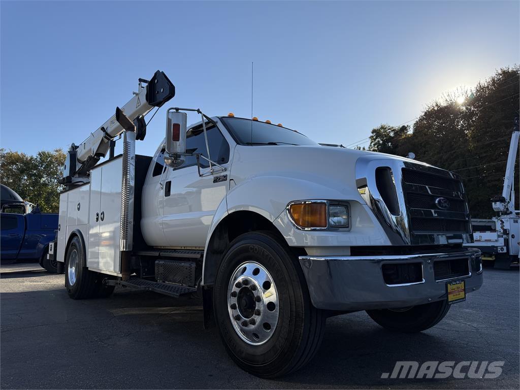 Ford F750 Tienhoitoautot