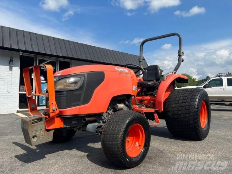Kubota MX4700D Vetopöytäautot