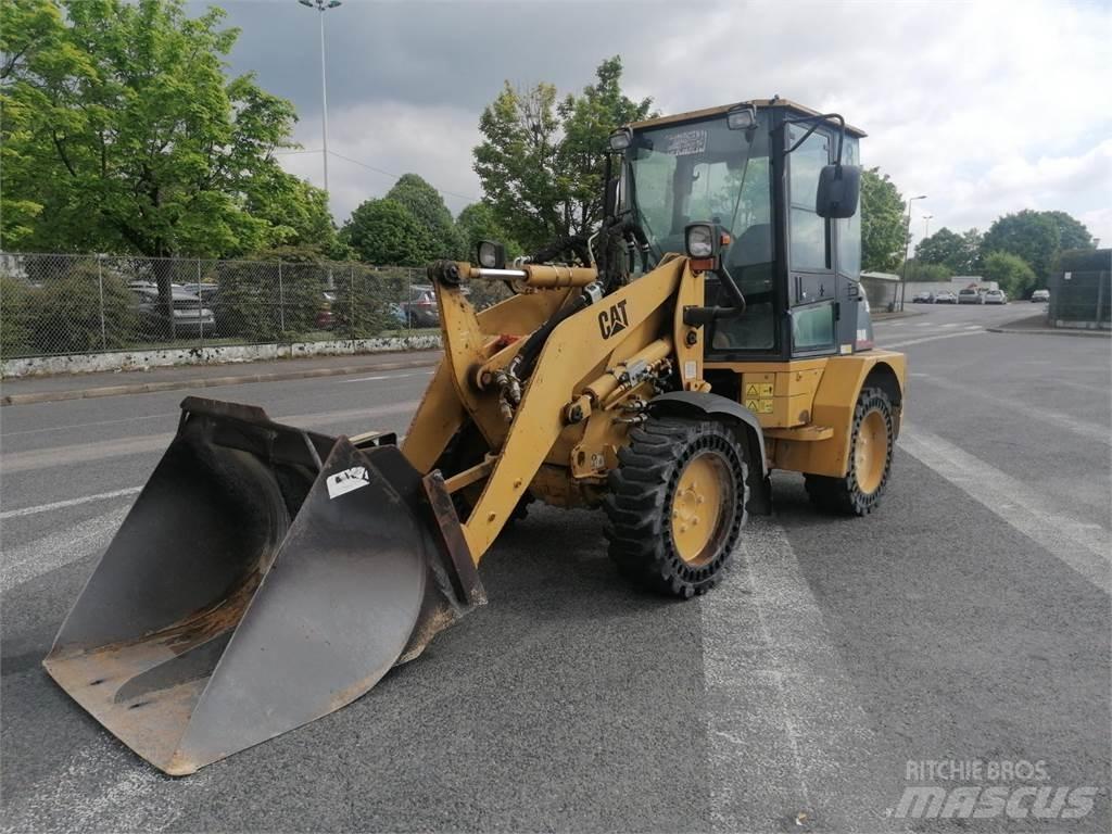 CAT 904B Muut kuormaus- ja kaivuulaitteet sekä lisävarusteet