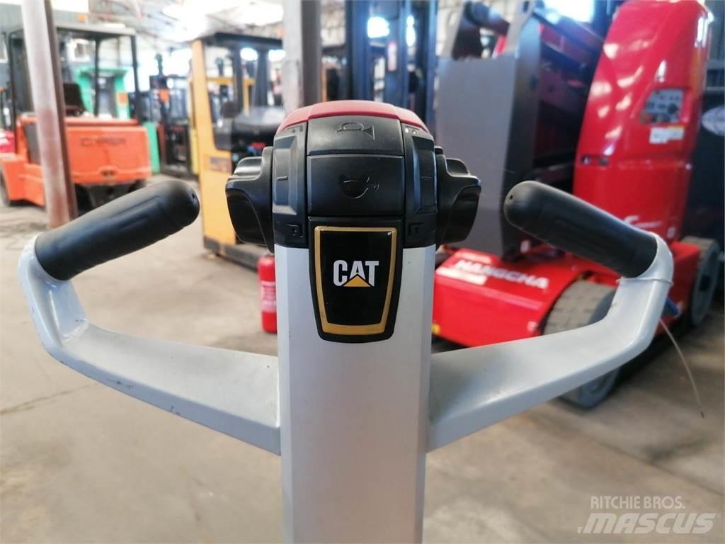 CAT NPP20N2 Käyden ajettavat pinoamistrukit