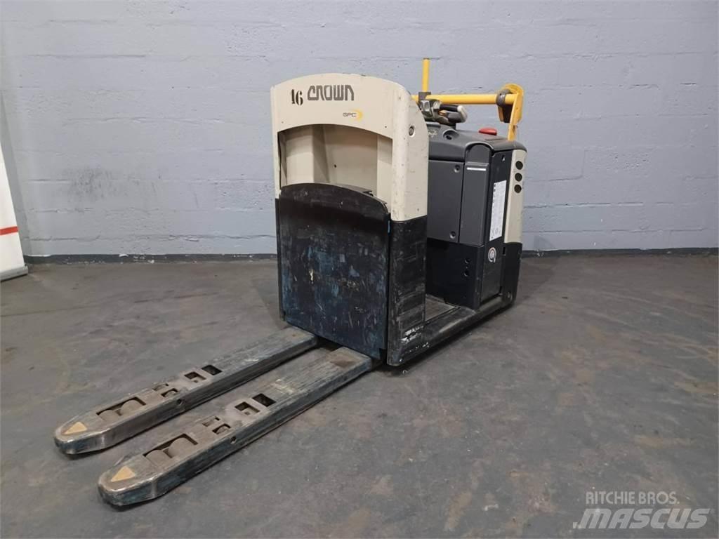 Crown GPC3020 Matalakeräilytrukit