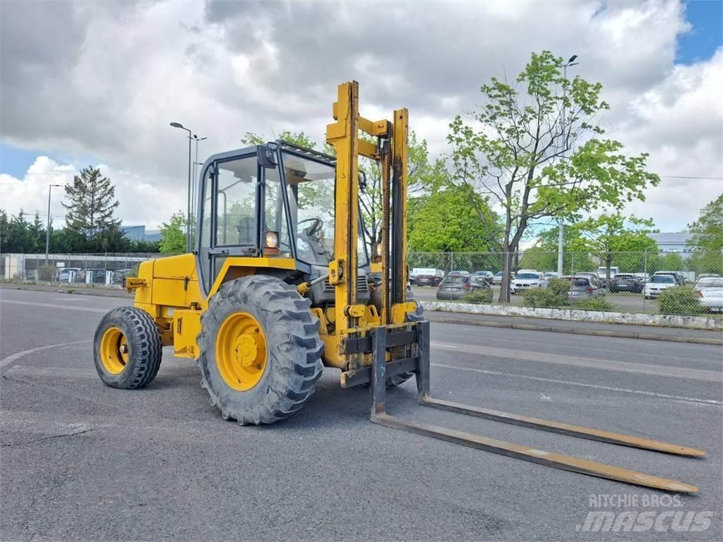 JCB 930-2 Maastotrukit