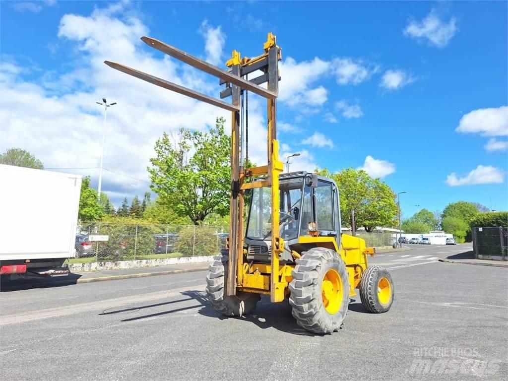 JCB 930-2 Maastotrukit