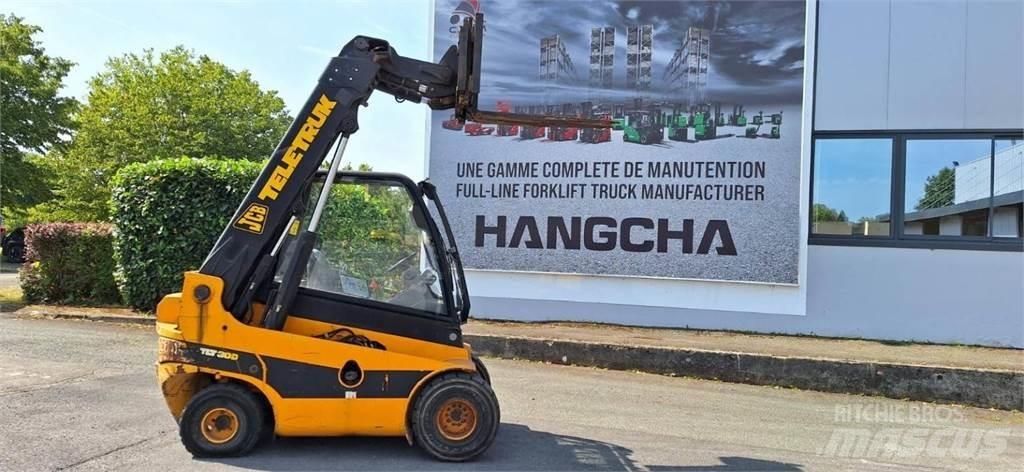 JCB TLT30D Maatalouskurottajat