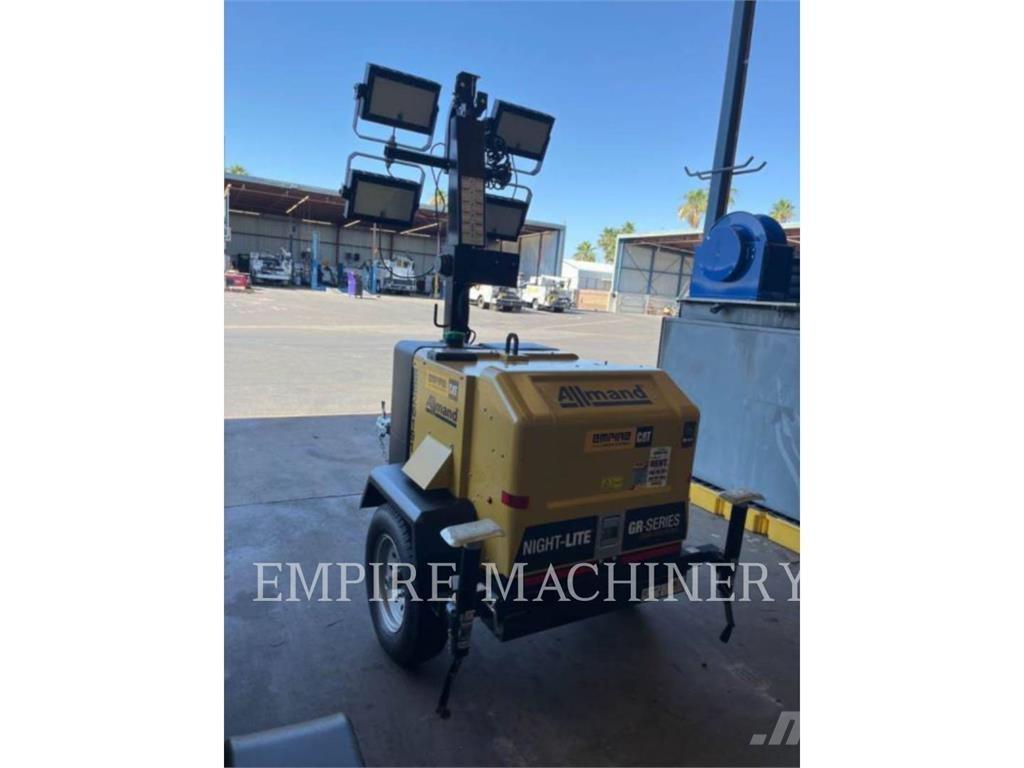 Allmand LT-NLGRLC Valopylväät