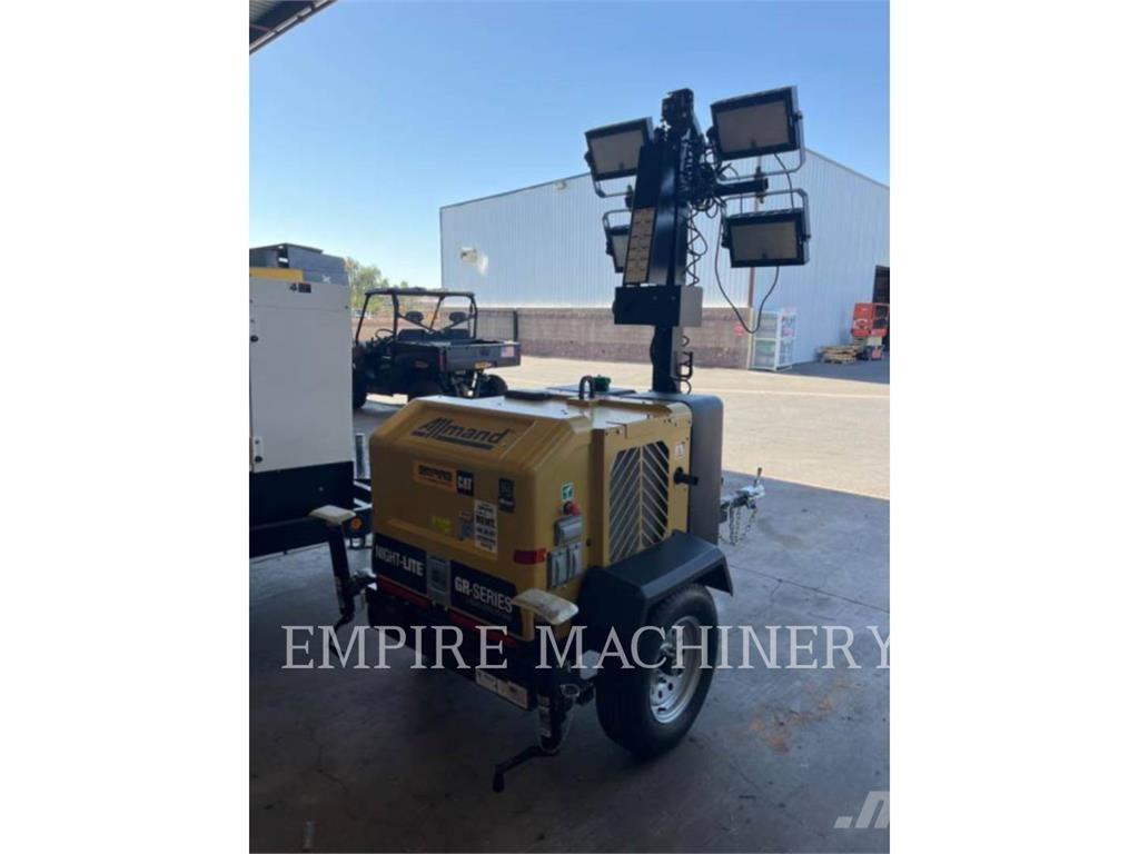 Allmand LT-NLGRLC Valopylväät