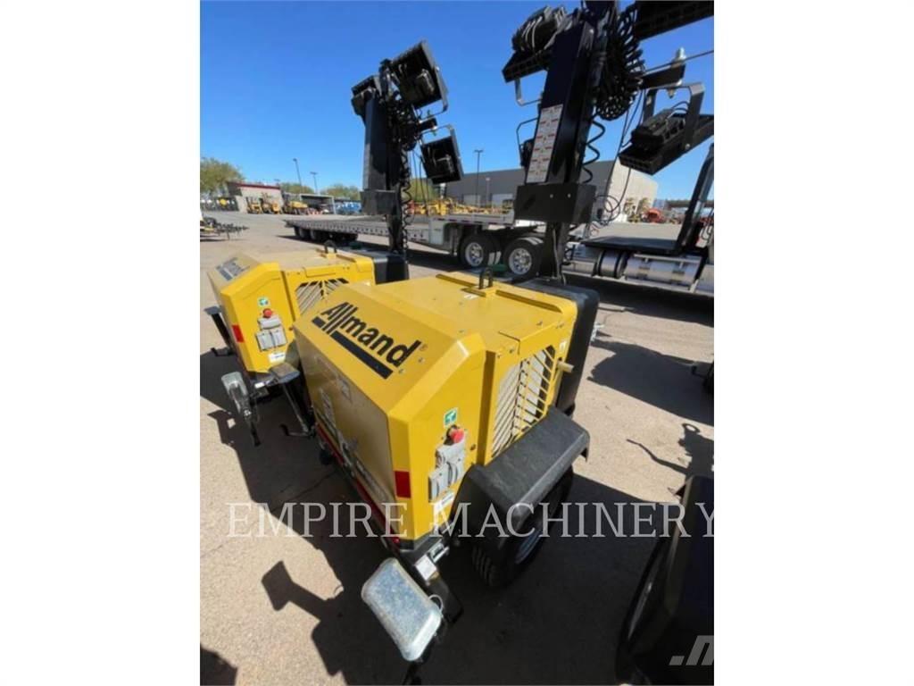 Allmand LT-NLGRLCK Valopylväät