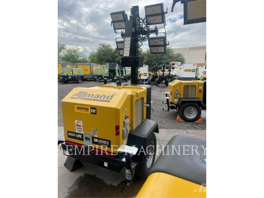 Allmand LT-NLGRLCK Valopylväät