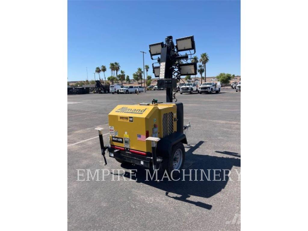 Allmand LT-NLGRLCK Valopylväät