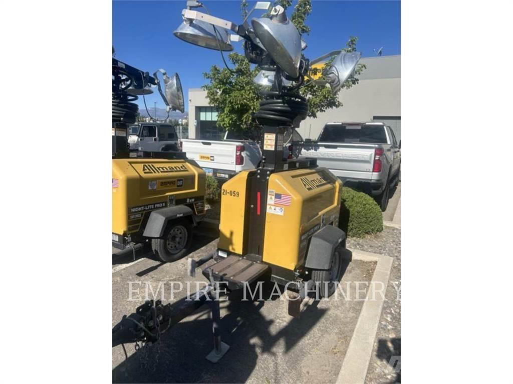 Allmand LT-NLPRIIV Valopylväät