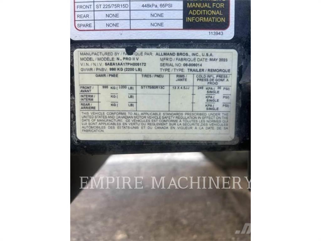 Allmand LT-NLPRIIV Valopylväät