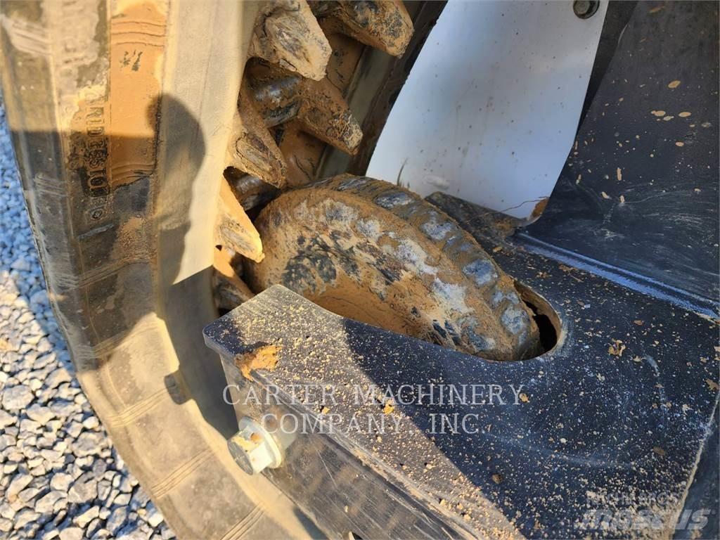 Bobcat T66 Liukuohjatut kuormaajat