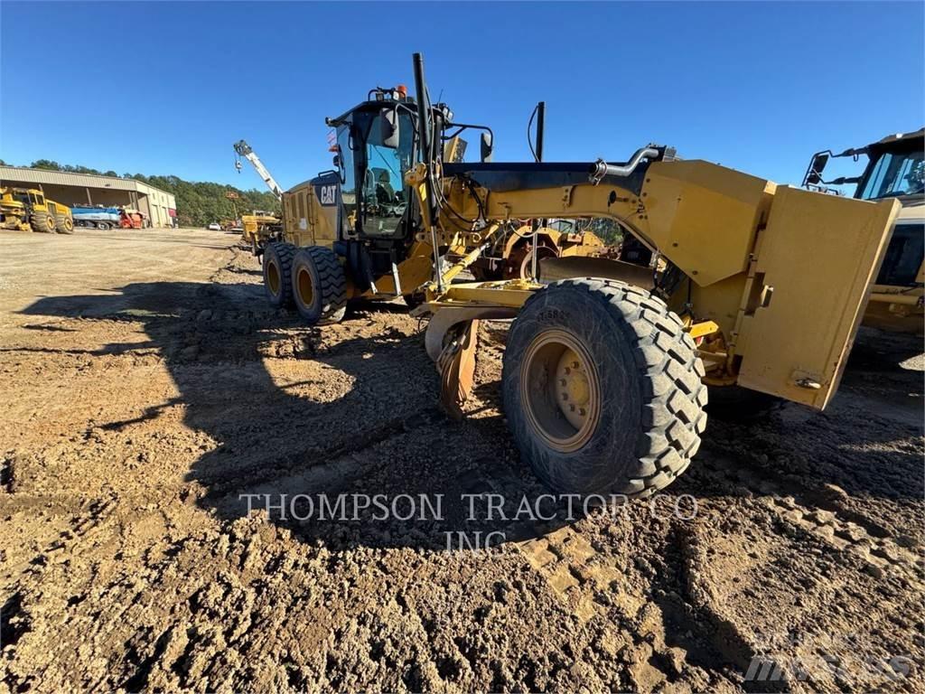 CAT 12 M3 Tiehöylät