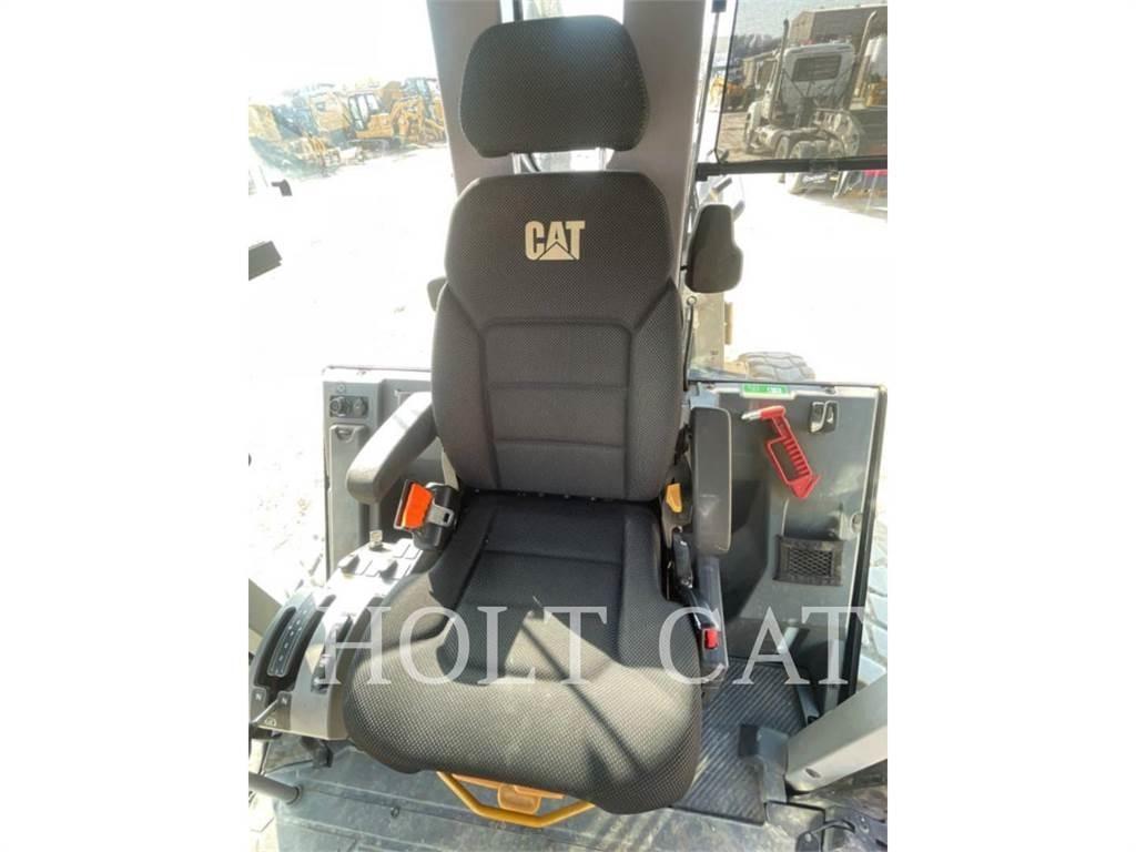 CAT 120 Tiehöylät