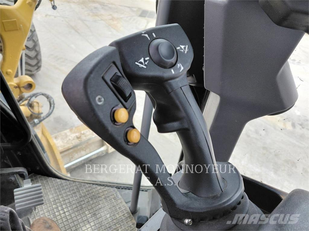 CAT 120-14 Tiehöylät