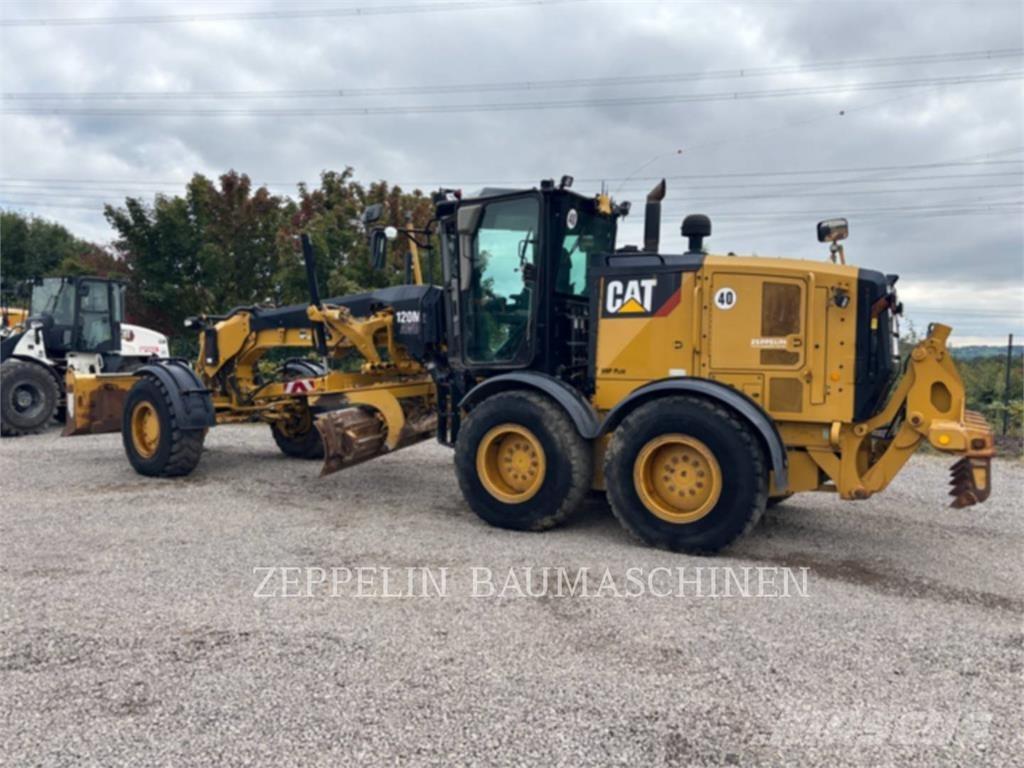 CAT 120M Tiehöylät