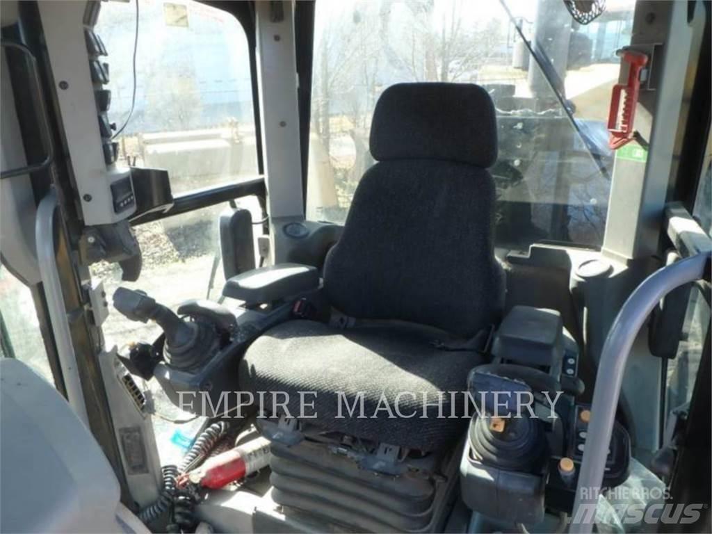 CAT 120M2 AWD Tiehöylät