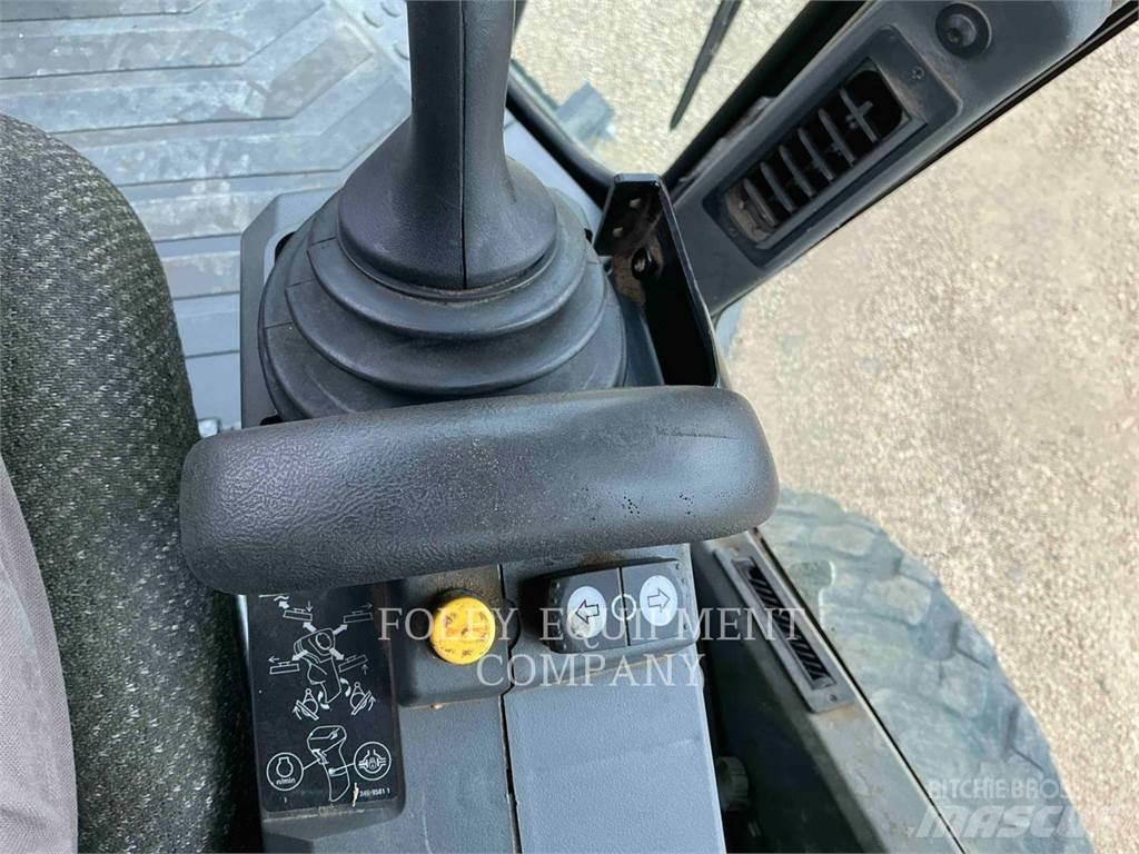 CAT 12M2 Tiehöylät