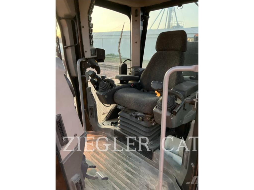 CAT 12M2 Tiehöylät