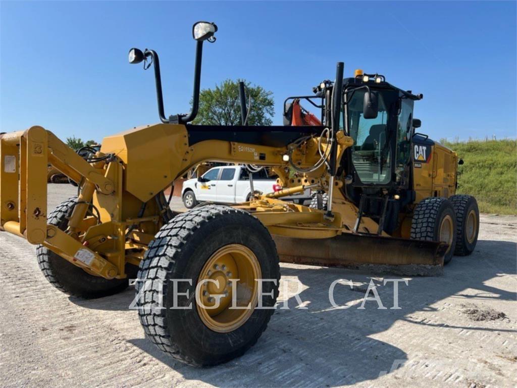 CAT 12M2 Tiehöylät