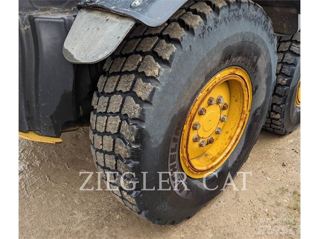 CAT 12M2AWD Tiehöylät