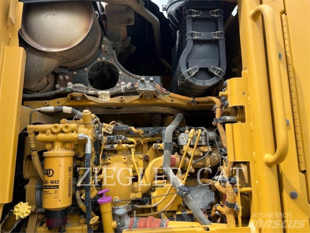 CAT 12M2AWD Tiehöylät