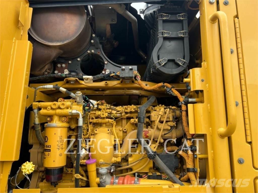 CAT 12M2AWD Tiehöylät