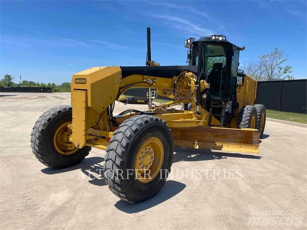CAT 12M3 Tiehöylät