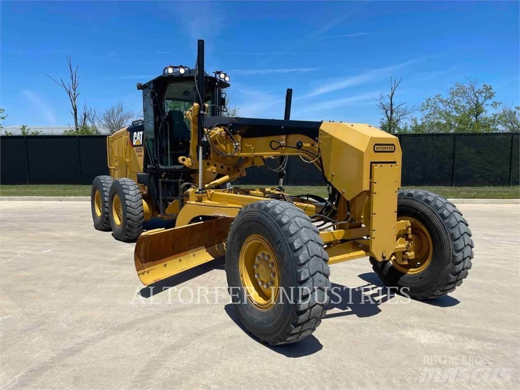CAT 12M3 Tiehöylät