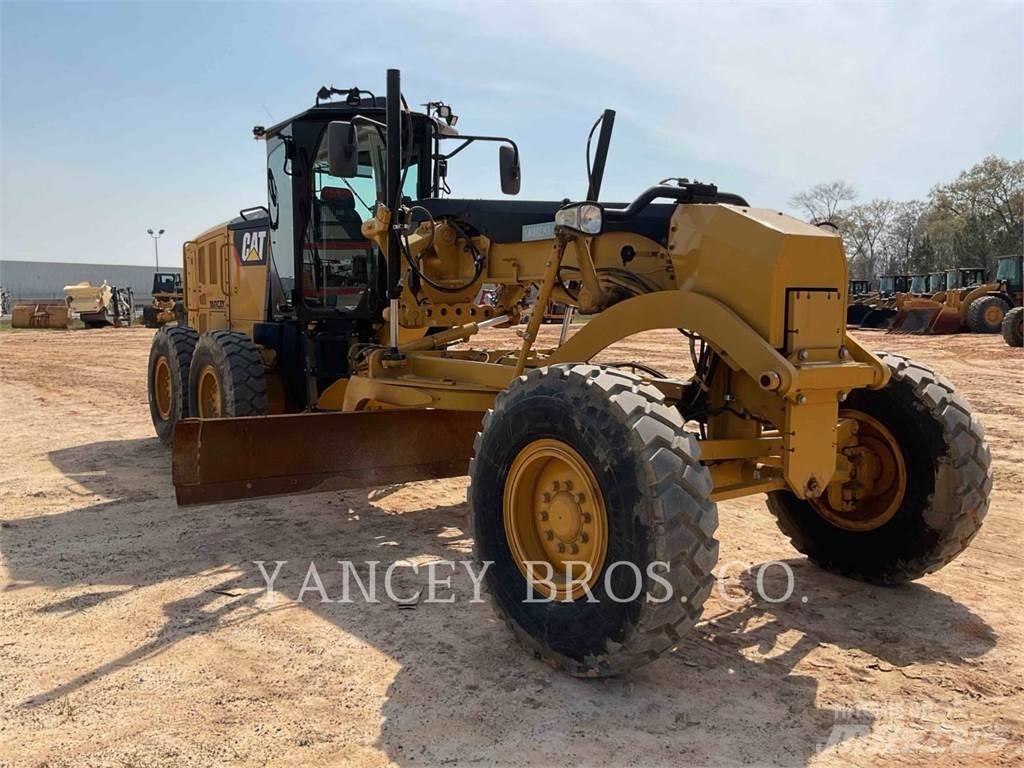 CAT 12M3 Tiehöylät